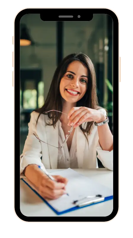 בחורה מראיינת